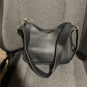 Elegant Black Leather Shoulder Bag